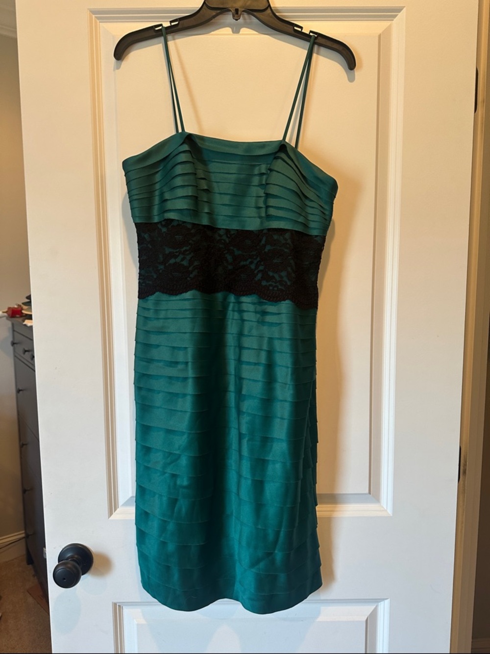 JD Collections Emerald Green Spaghetti Strap Dress with Black Lace Waist size 6